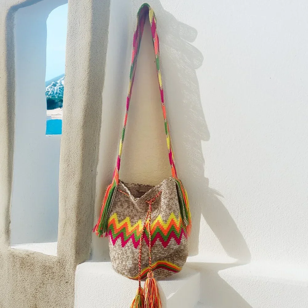 Wayuu Handmade Colombian Mochila , Crossbody bag, Crochet bag - Picture 4 of 4